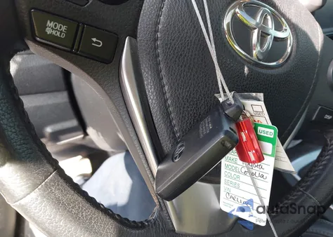 2015 Toyota Corolla S Plus z USA, uszkodzony, nr VIN 2T1BURHE9FC422459